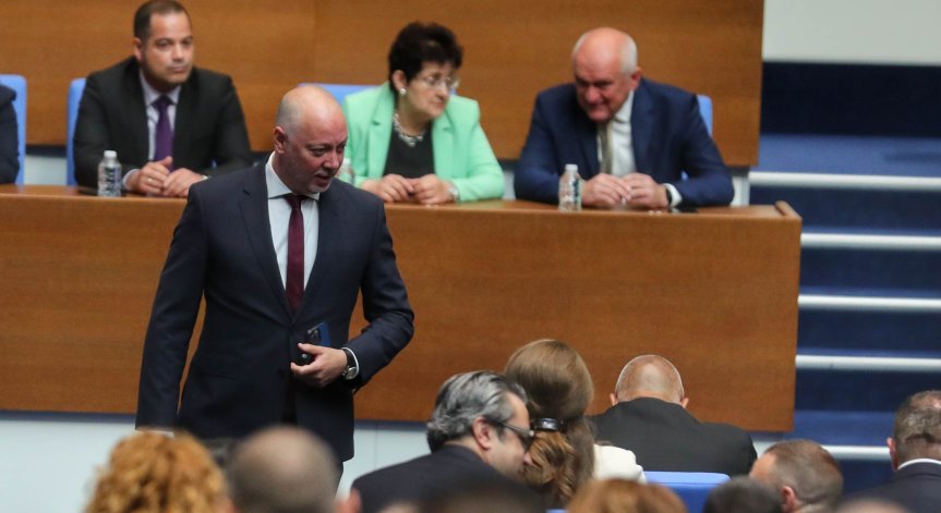 В 13 часа НС гласува предложения от ГЕРБ-СДС проектокабинет