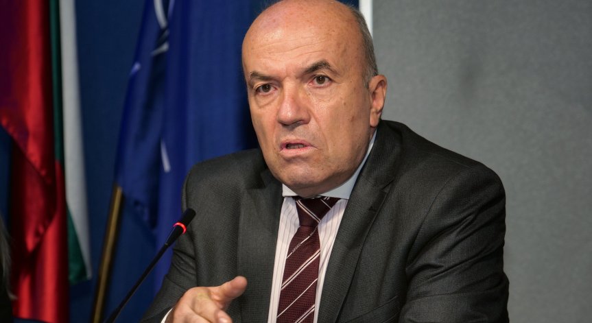 С 2 млн. лв. по-скъпо излизат изборите в чужбина, командироват над 1000 души