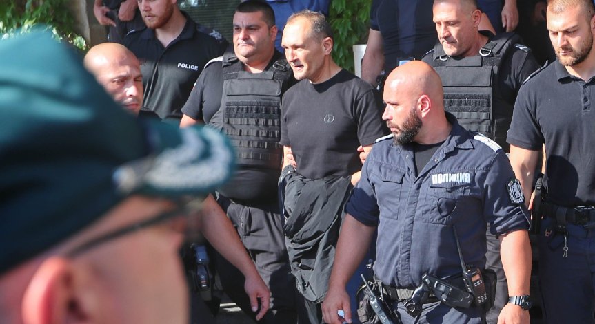 Ще гледат мярката за неотклонение на Васил Божков