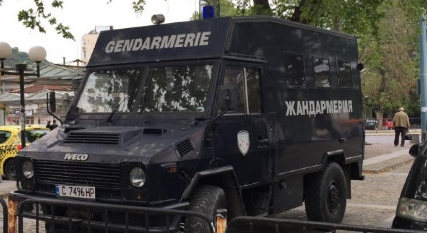 Затворени обекти и жандармерия заради бомбени заплахи в Пловдив