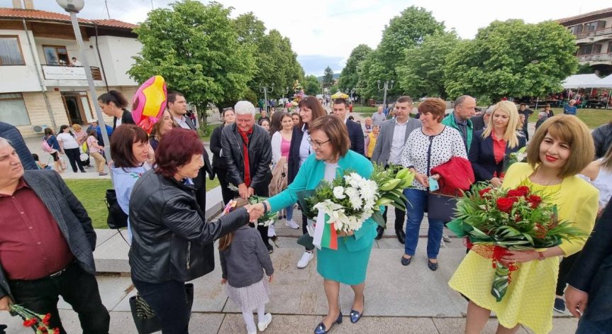 Нинова: Ще преизчислим пенсиите, започваме с необлагаемия минимум за млади семейства