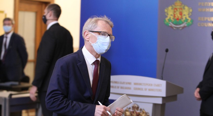 Проф. Денков: Присъствено обучение не може да има без здрави учители