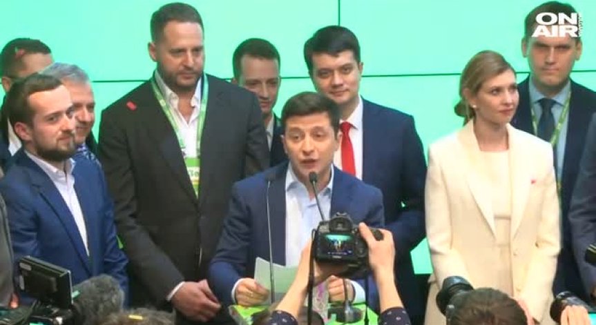 Новият президент на Украйна започва  с размах: Освобождава редица затворници