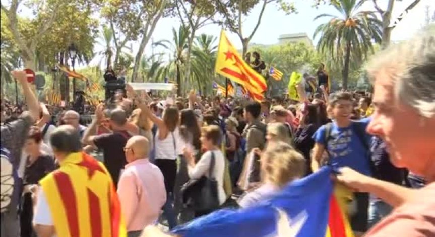 Десетки хиляди протестираха в подкрепа на референдума в Каталуния