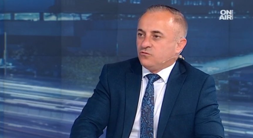 Ахмед Доган - учен? ВМРО настоява за доклад от МОН за учебното съдържание!