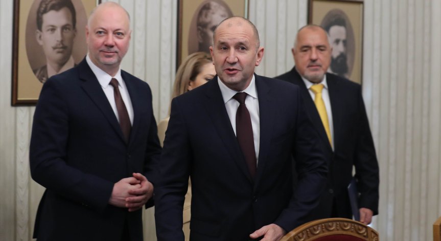 Президентът аргументира предложението си.