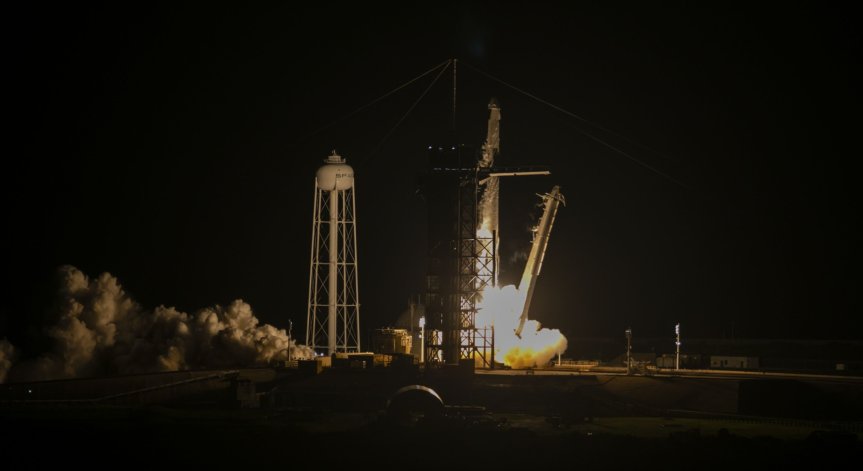 Ракета на Мъск ще удари Луната, но едва ли ще се стигне до съдебен иск