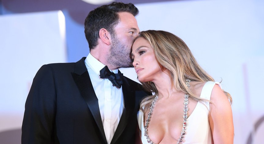 Това е четвъртият брак на Джей Ло и вторият на Бен.