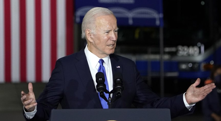 Байдън осъди нападението над Рушди: Той отказа да бъде сплашен и накаран да мълчи