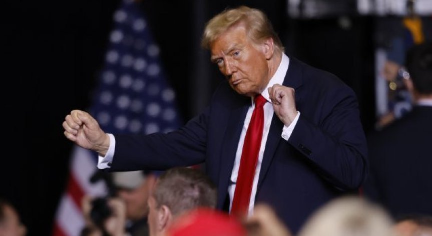 Делото е отхвърлено заради политиката да не се преследва действащ президент.