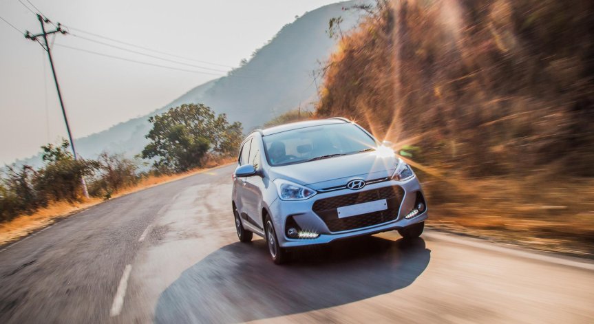 Как да пътуваме с автомобил при високи температури?