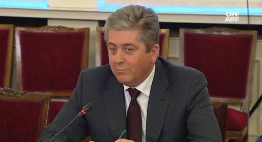 Първанов се оттегля от лидерския пост в АБВ