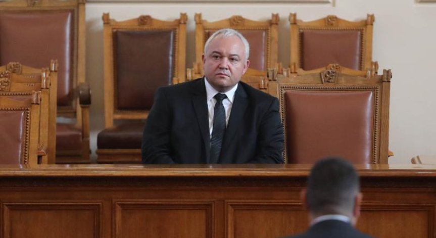 Министър Демерджиев награждава полицаи и доброволци, търсили Александър от Перник