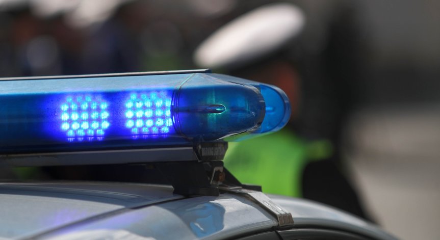 Кола се преобърна на булевард в София