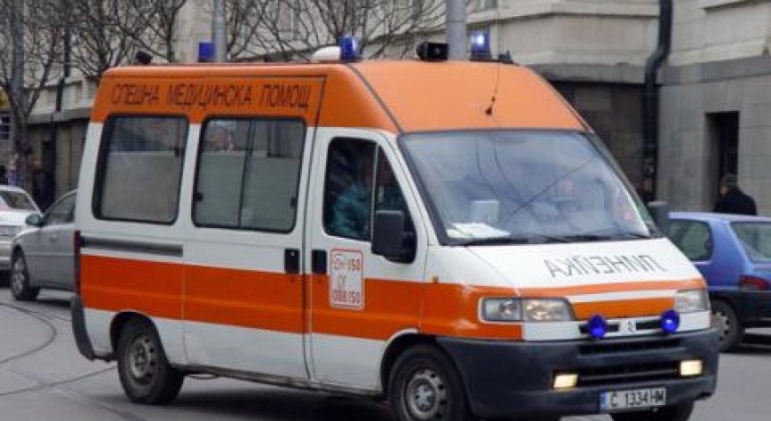 В спешната помощ липсват кадри, а не линейки, заяви Николай Петров