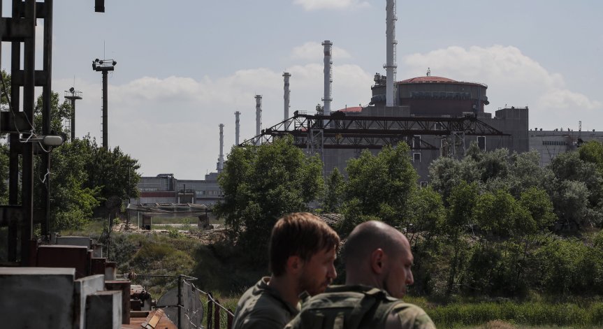 Дронове камикадзе над Украйна, обстрел край конвоя с ядрени експерти