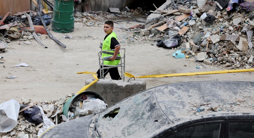 Израелските служби за гражданска защита съобщиха, че един човек е ранен.