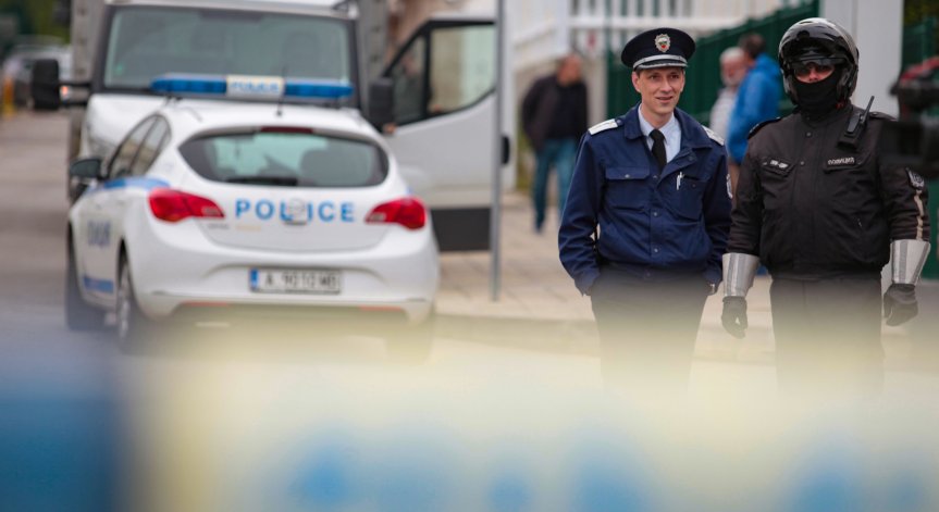 Със статут на бежанец е наръгалият с нож непълнолетното момче, повдигнато му е обвинение