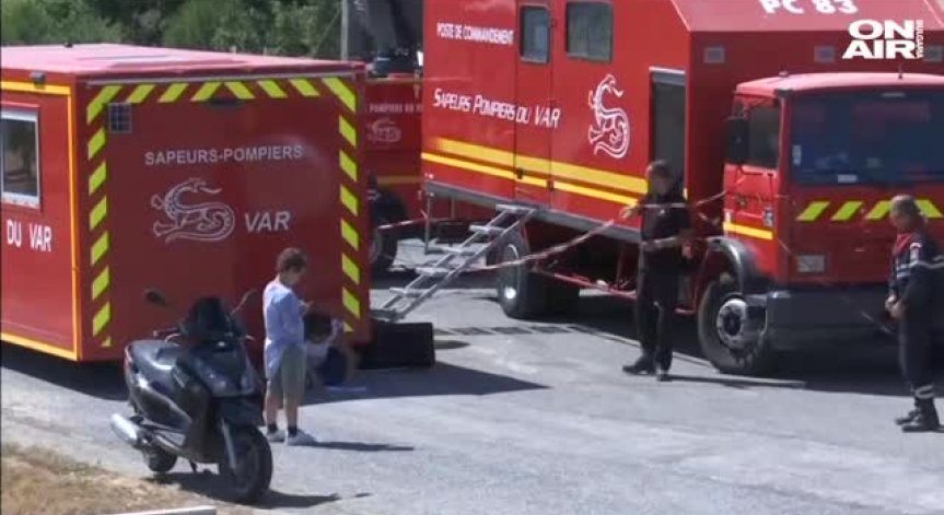 Пожар във Франция изпепели хиляди хектари земя