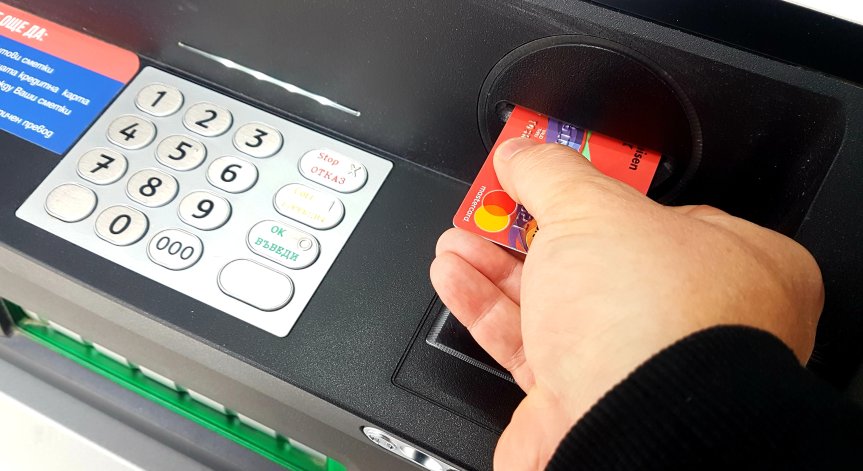 Ставаме все по-предпазливи в тегленето на кредити