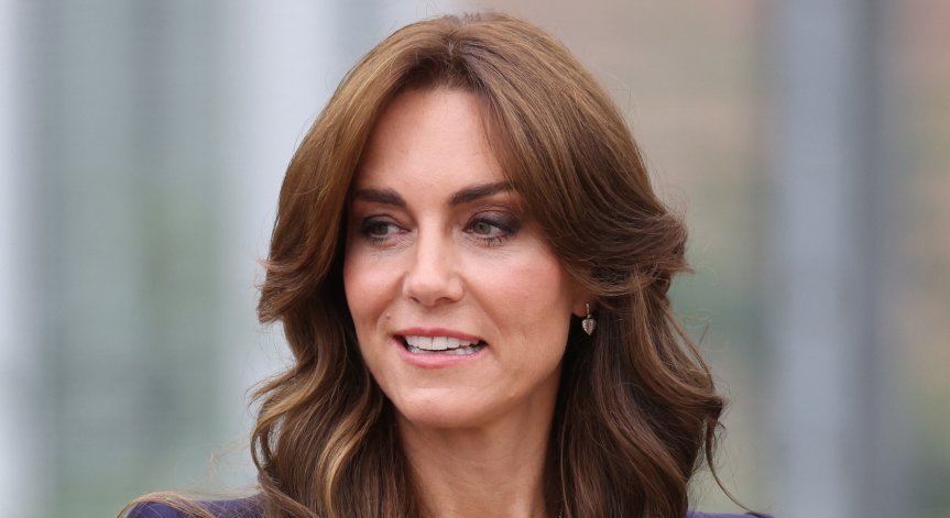 Напук на слуховете: Кейт Мидълтън се появи на пазар, възстановява се след операцията