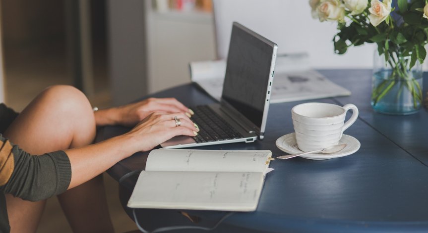 Работата от вкъщи влияе различно на психиката на двата пола