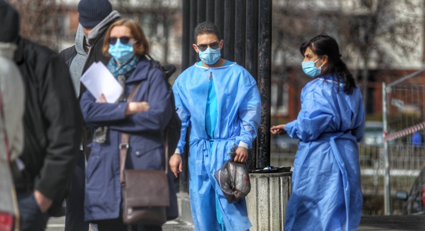 Искаме от Германия и Франция 1 млн. дози на Pfizer, временно преустановяват 