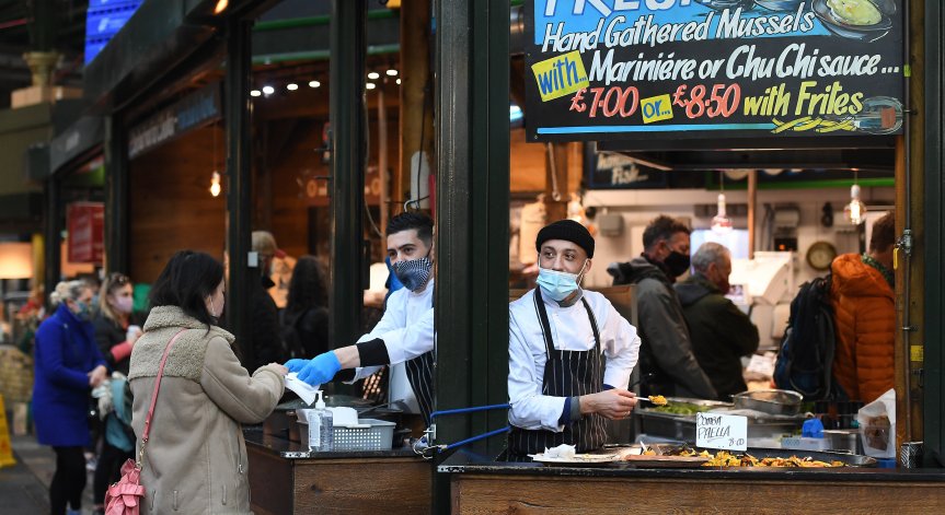 Борис Джонсън обявява по-строгите мерки във Великобритания