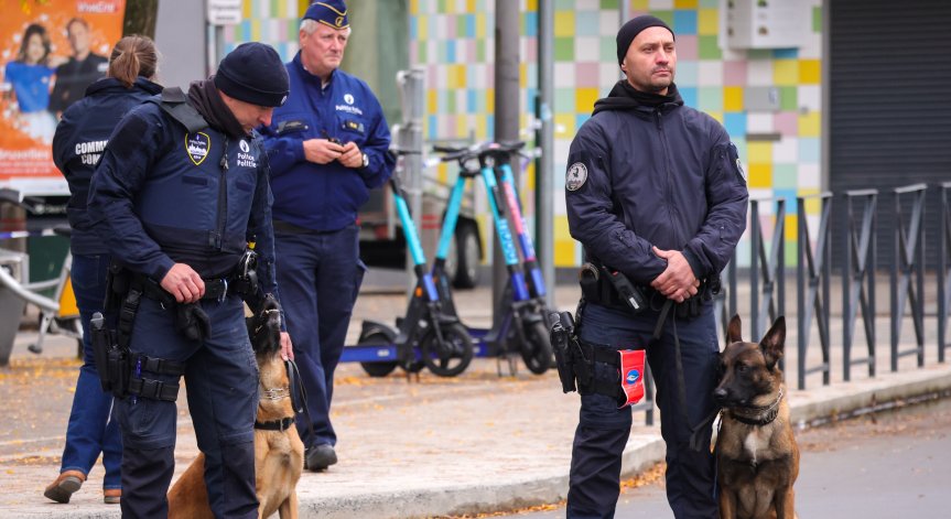 Бомбени заплахи в десетки училища вдигнаха на крак полицията в Белгия 
