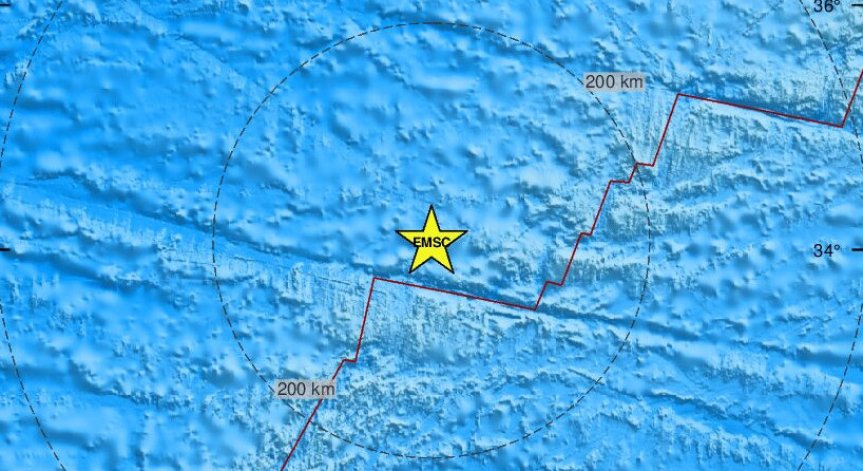 Трусът е бил на 902 км югоизточно от Лахес дас Флорес, Португалия.