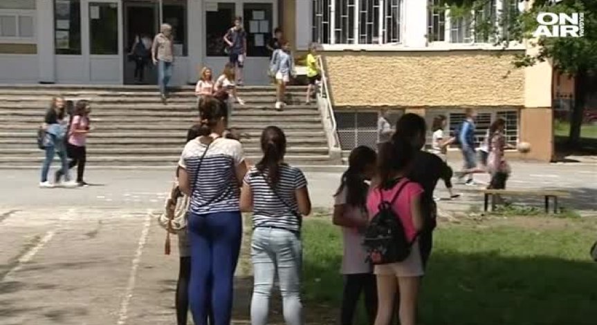 Задържаха педофил, посегнал на момичета в столично училище