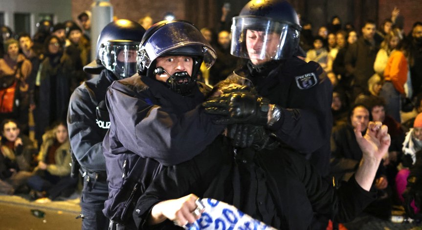Размирици в Берлин: 65 ранени полицаи и 174 арестувани демонстранти