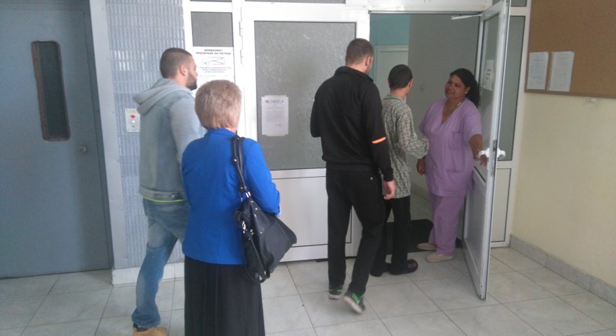 Без пари и без лекари: Общинската болница в Раднево затвори 