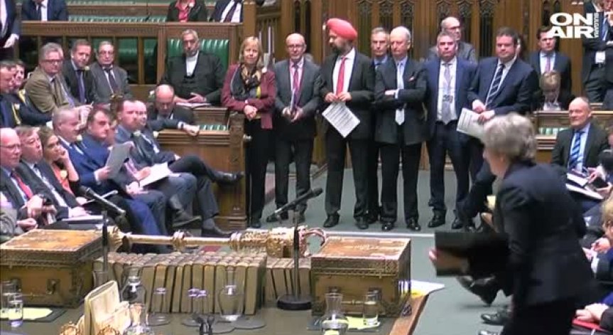 Brexit и местните избори може да изхвърлят Мей от партията ѝ