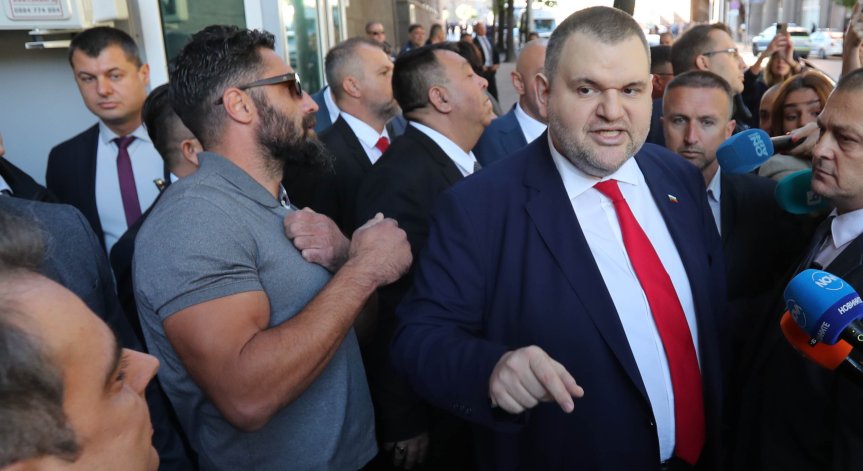 Пеевски: Снемат охраната ми от НСО, тази дъвка отиде в кошчето за боклук