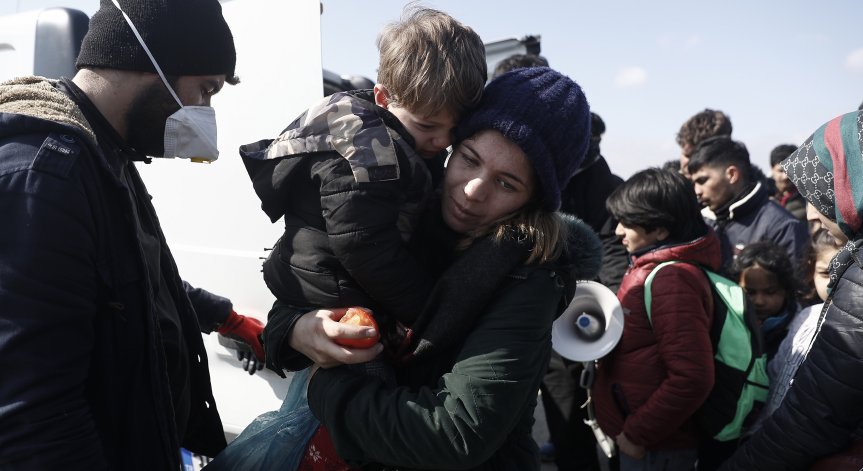 Сириец: Гръцката полиция бие мигрантите, въпреки че сред тях има жени и деца