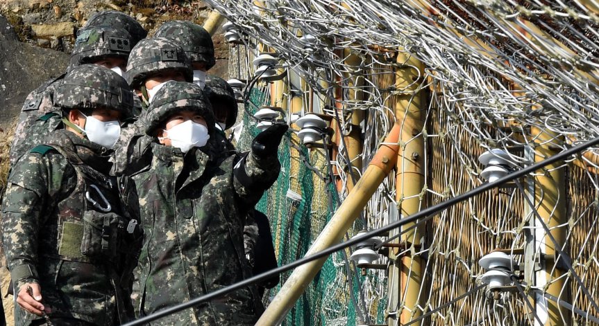 Южнокореец избяга в...Северна Корея