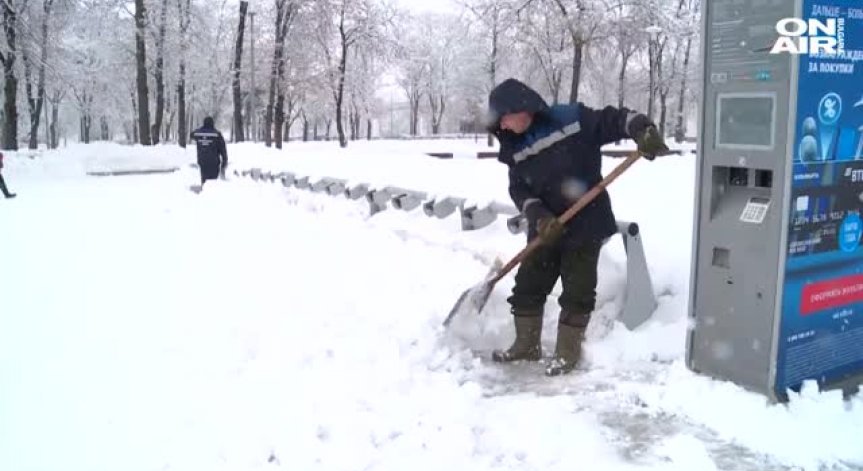 Транспортен хаос в Москва заради обилни снеговалежи