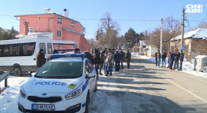 Полицаите от цялата страна излязоха на протест предколедно
