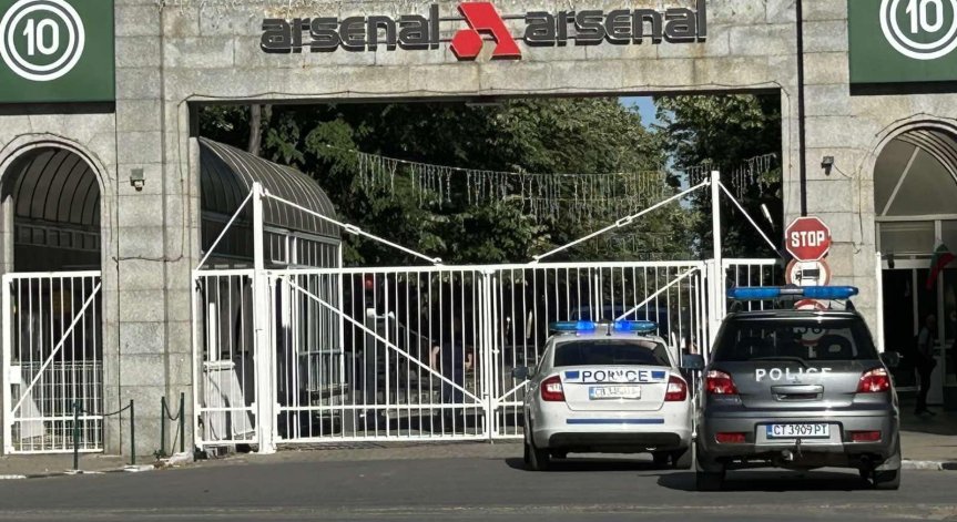 Изясняват се причините за възникване на пожара.
