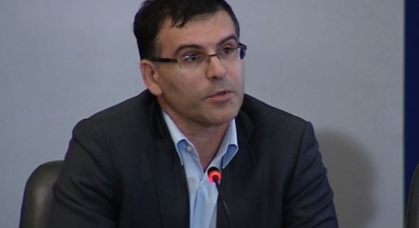 Дянков раздал бонуси за оттеглянето от 