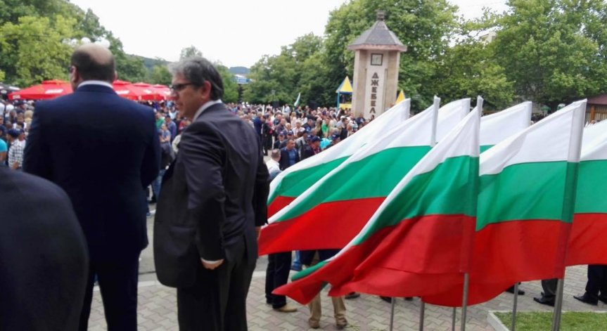 Напрежение между ДОСТ и ДПС на митинга в Джебел