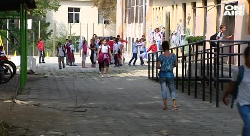 Игра в столично училище завърши с бой с бухалка