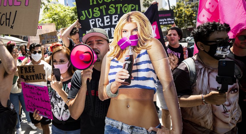 Съдът попари Бритни Спиърс, баща ѝ остава неин настойник
