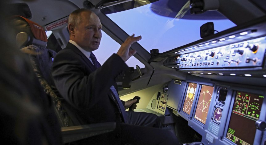 Правнучката на Хрушчов за Путин: Параноичен диктатор, далеч от реалността е
