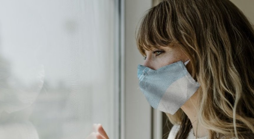 Жена, преболедувала Ковид след ваксинация: Плачех от отчаяние, косата ми още капе