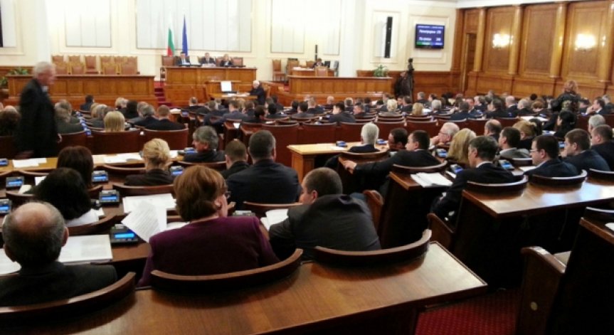 Българите зад граница ще могат да участват в референдуми у нас