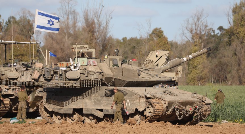 Израелски танкове обградиха жилищни райони на Рафах