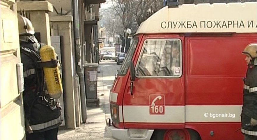 Дърводелски цех горя в столичния квартал Овча купел