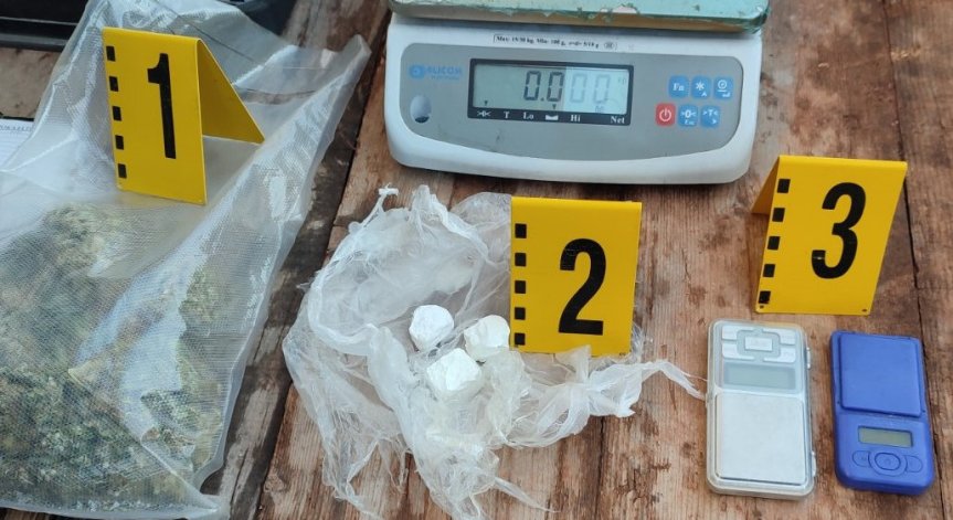 Задържаха рецидивист за притежание на няколко вида наркотици